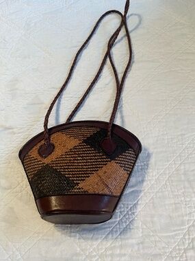 Handmade Brown Black Woven Straw Leather Bucket Shoulder Bag Tote Indonesia